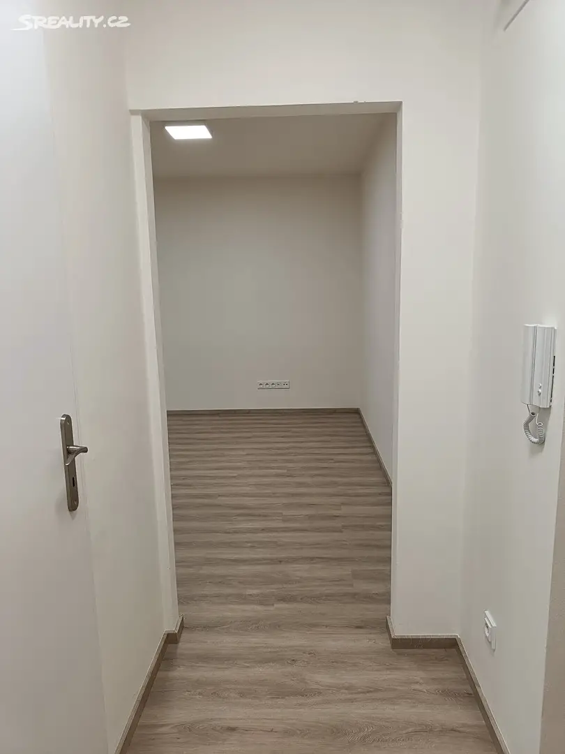 Pronájem bytu 1+kk 35 m², Kyselovská, Olomouc - Slavonín