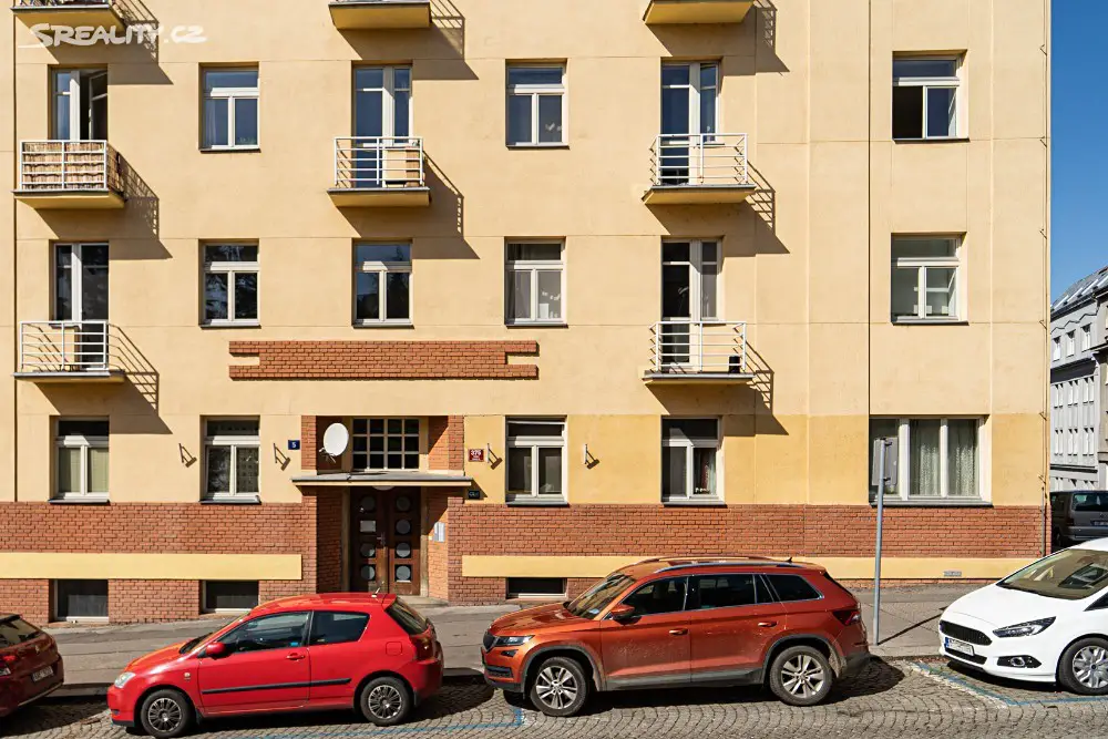 Pronájem bytu 1+kk 20 m², Levá, Praha - Podolí