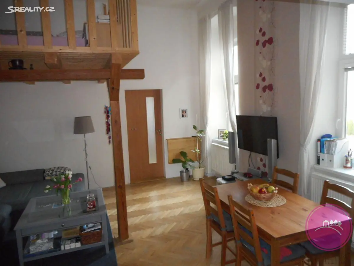 Pronájem bytu 2+1 55 m², Komenského, Olomouc
