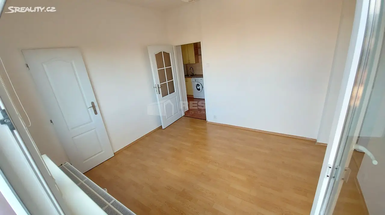 Pronájem bytu 2+1 50 m², Družstevní ochoz, Praha 4 - Nusle