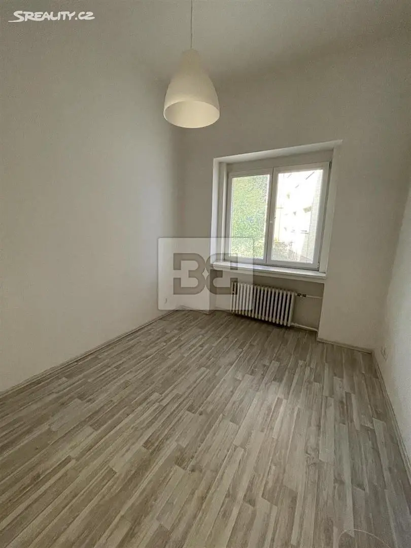 Pronájem bytu 2+1 43 m², Petrohradská, Praha 10 - Vršovice