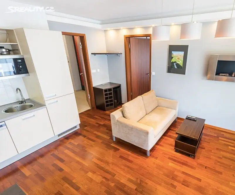Pronájem bytu 2+kk 58 m², Horská, Praha 2 - Nové Město