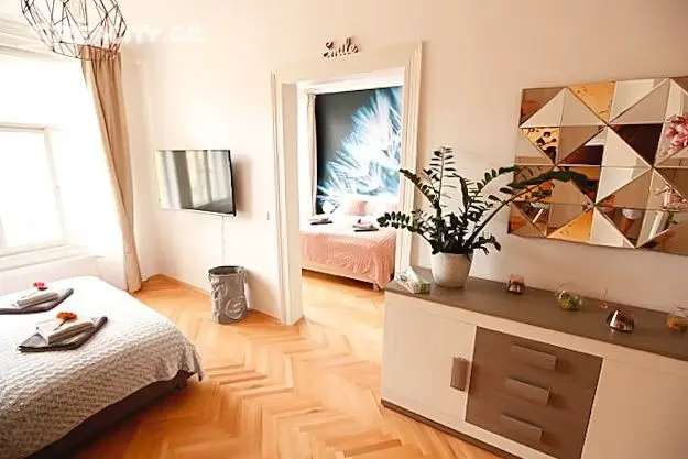 Pronájem bytu 3+kk 82 m², Vyšehradská, Praha 2 - Nové Město