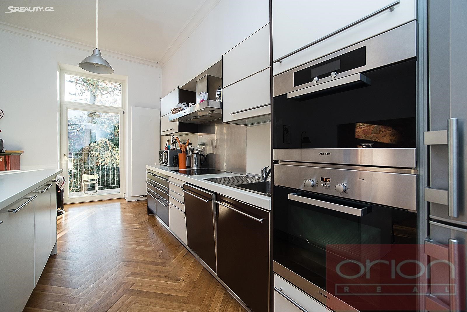 Pronájem bytu 6 pokojů a více 199 m², Drtinova, Praha 5 - Smíchov