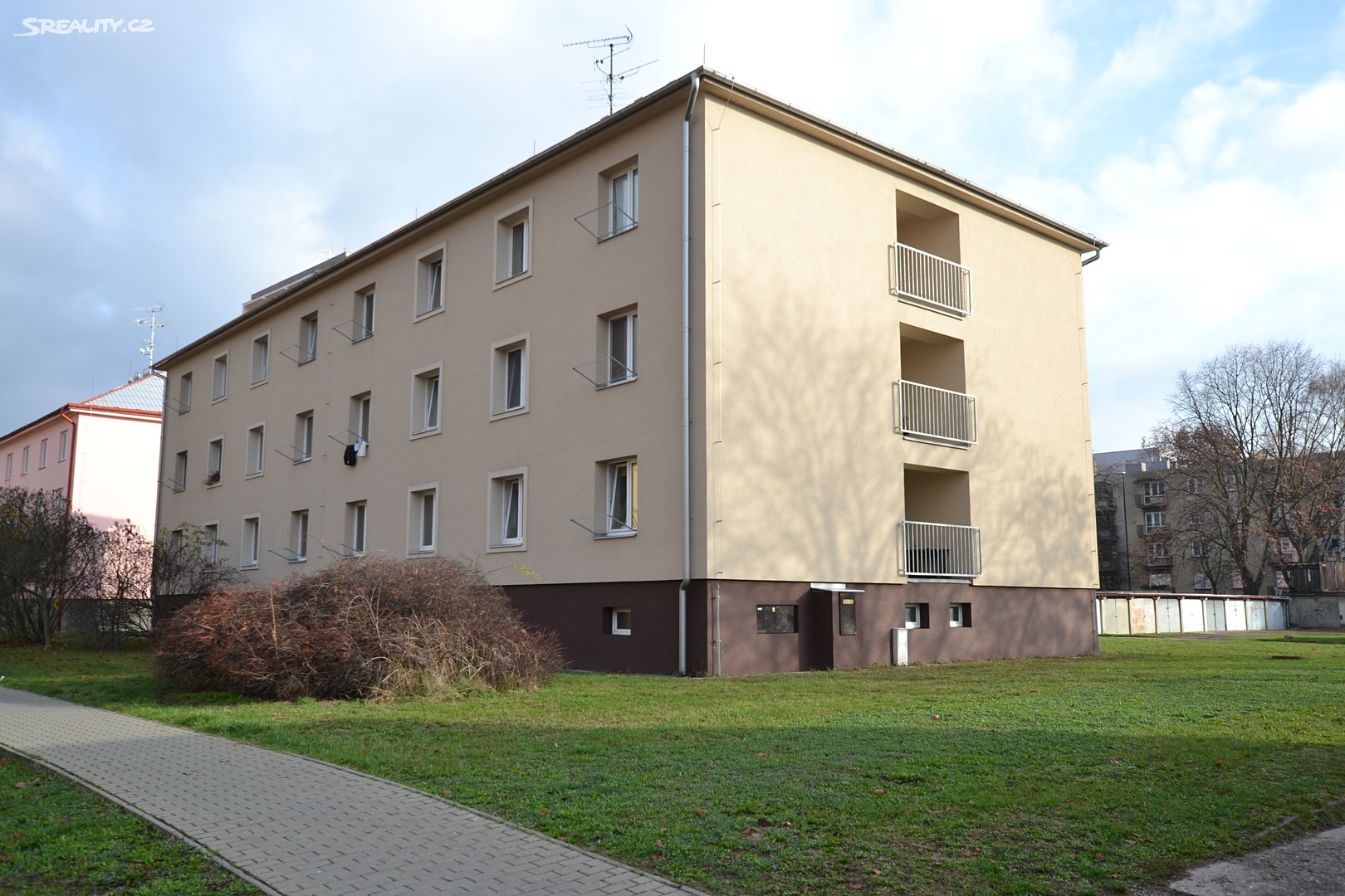 Pronájem bytu 1+1 35 m², Na Okrouhlíku, Pardubice - Bílé Předměstí