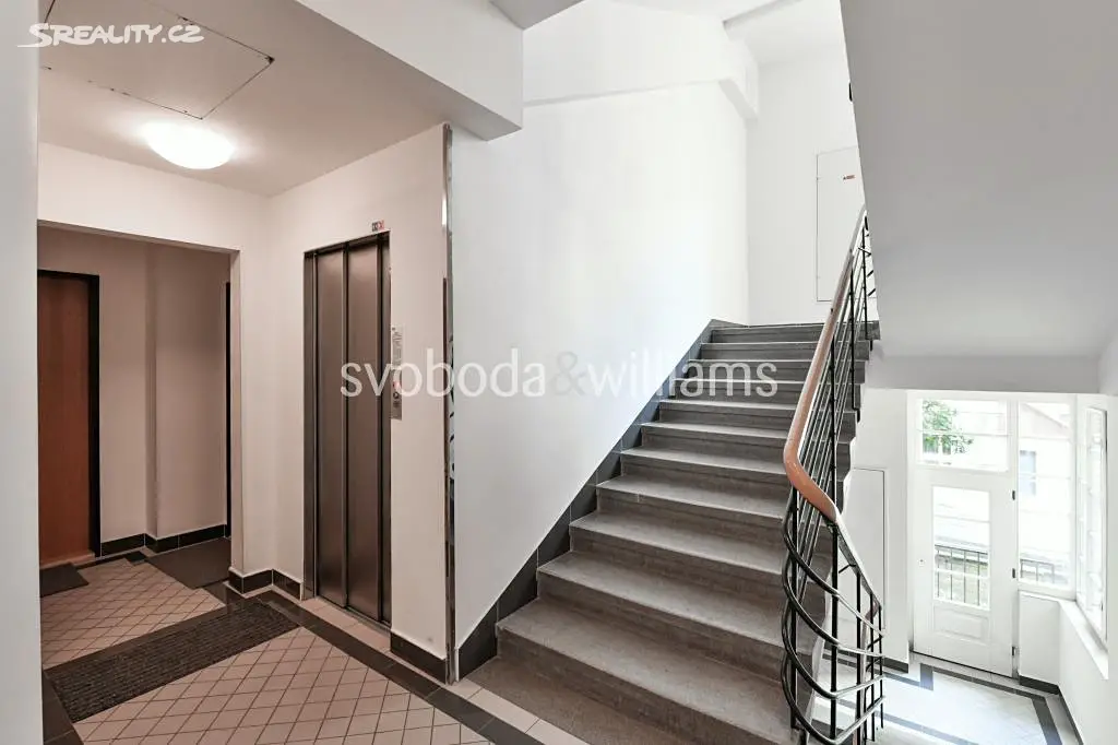 Pronájem bytu 2+kk 41 m², Rošických, Praha 5 - Malá Strana