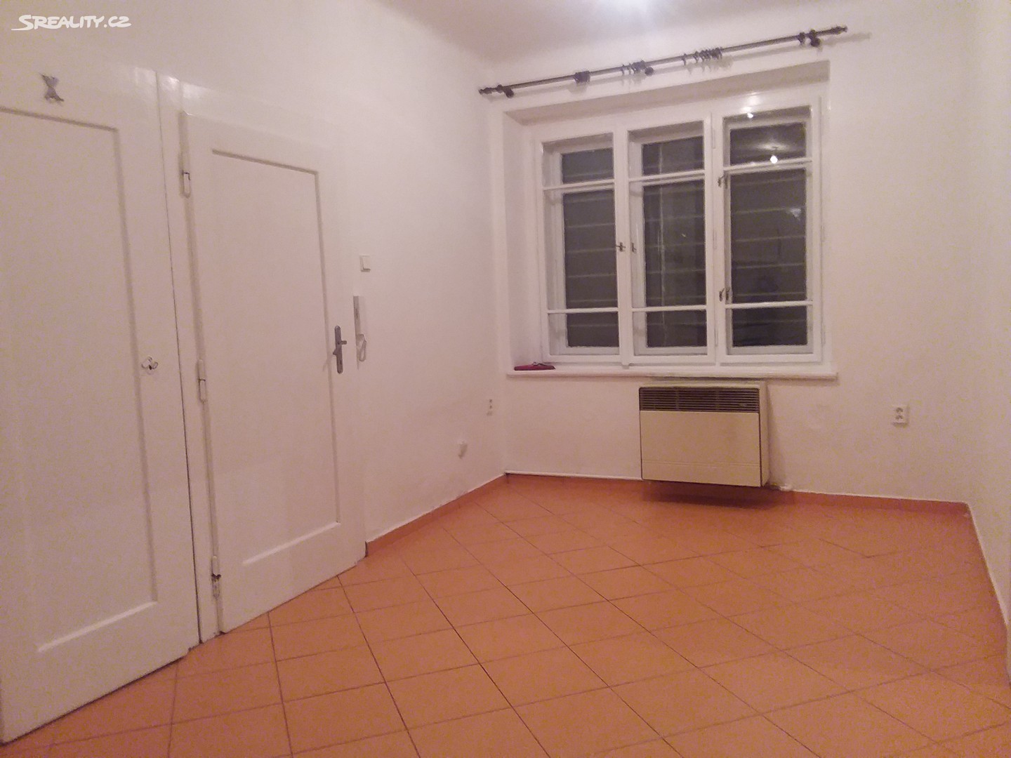 Pronájem bytu 2+kk 45 m², U kněžské louky, Praha 3 - Žižkov