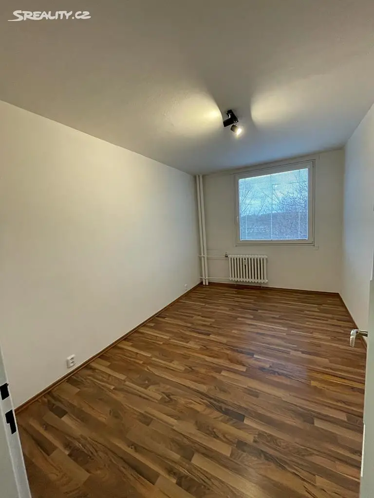 Pronájem bytu 2+kk 35 m², Smotlachova, Praha 4 - Kamýk