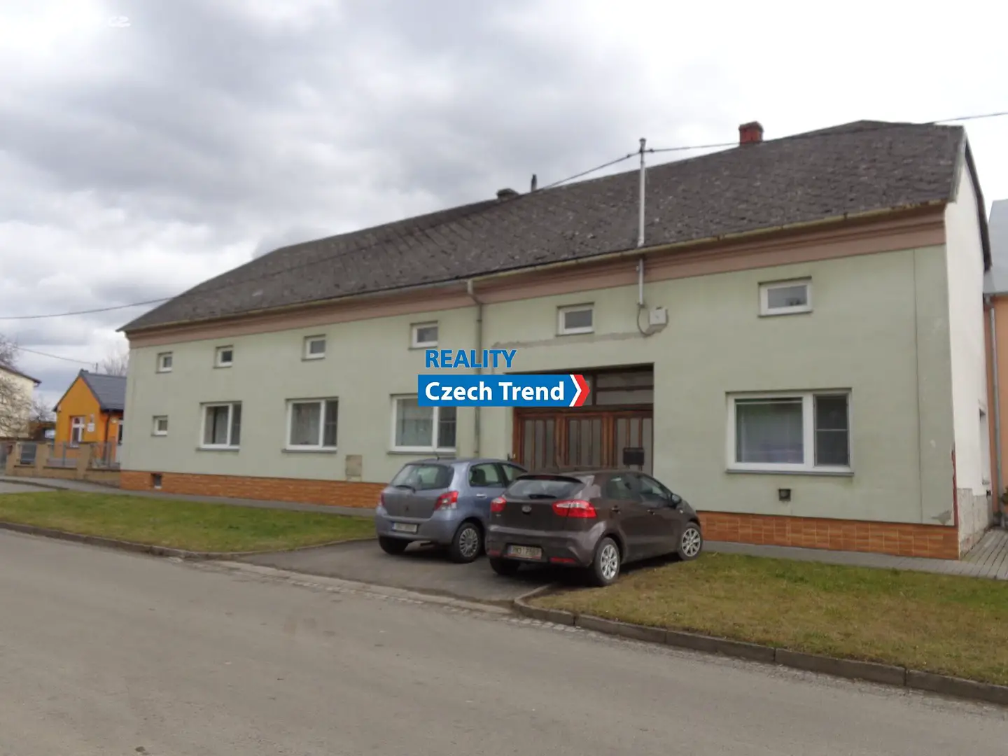 Prodej  rodinného domu 323 m², pozemek 6 373 m², Roštění, okres Kroměříž
