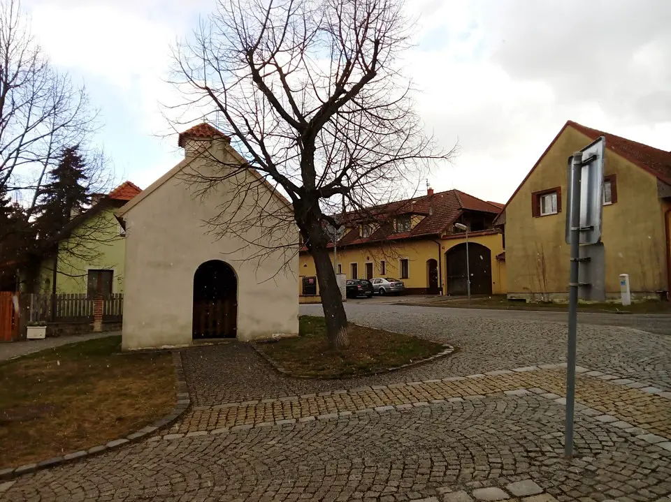 Prodej  stavebního pozemku 1 252 m², U Klínku, Dolní Břežany - Lhota