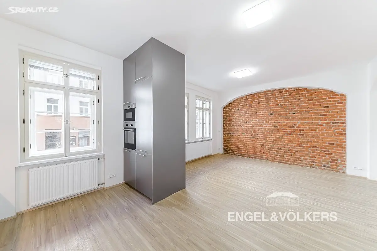 Pronájem bytu 2+kk 57 m², Koněvova, Praha 3 - Žižkov