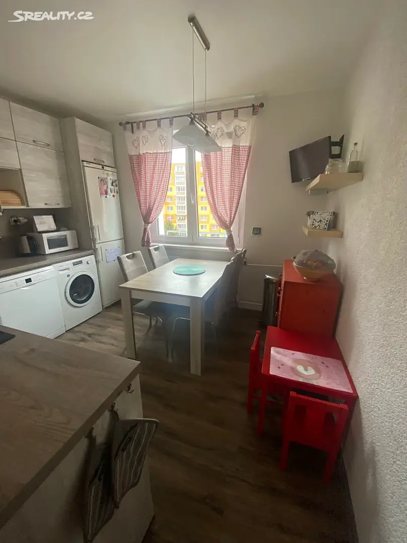 Prodej bytu 3+1 70 m², Družstevní, Klášterec nad Ohří
