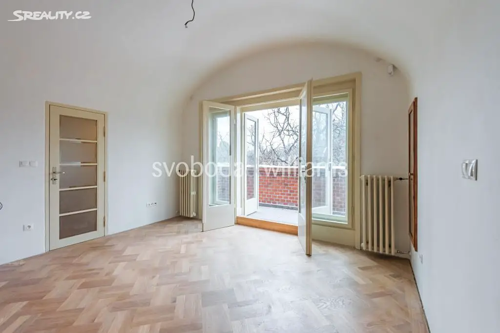 Pronájem bytu 6 pokojů a více 264 m², Apolinářská, Praha 2 - Nové Město