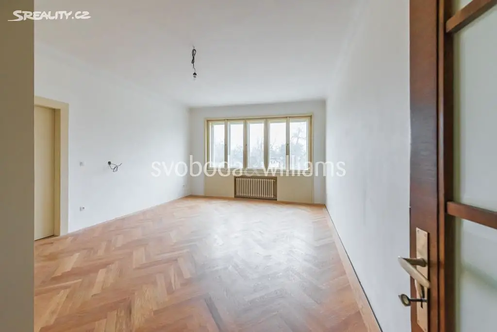 Pronájem bytu atypické 299 m², Apolinářská, Praha 2 - Nové Město