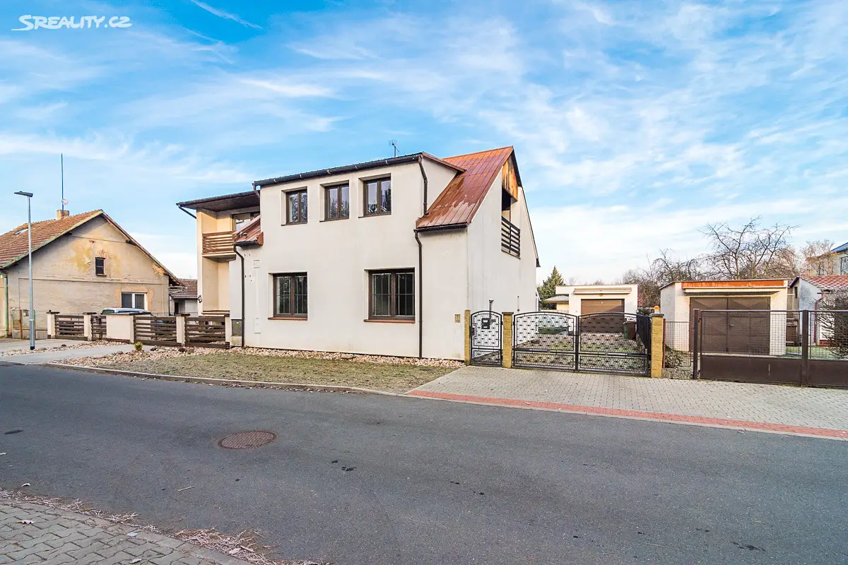 Prodej  rodinného domu 250 m², pozemek 800 m², Pardubice - Pardubice VI, okres Pardubice