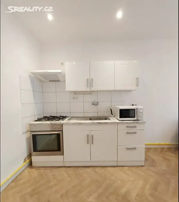 Prodej bytu 1+1 46 m², Koněvova, Praha 3 - Žižkov