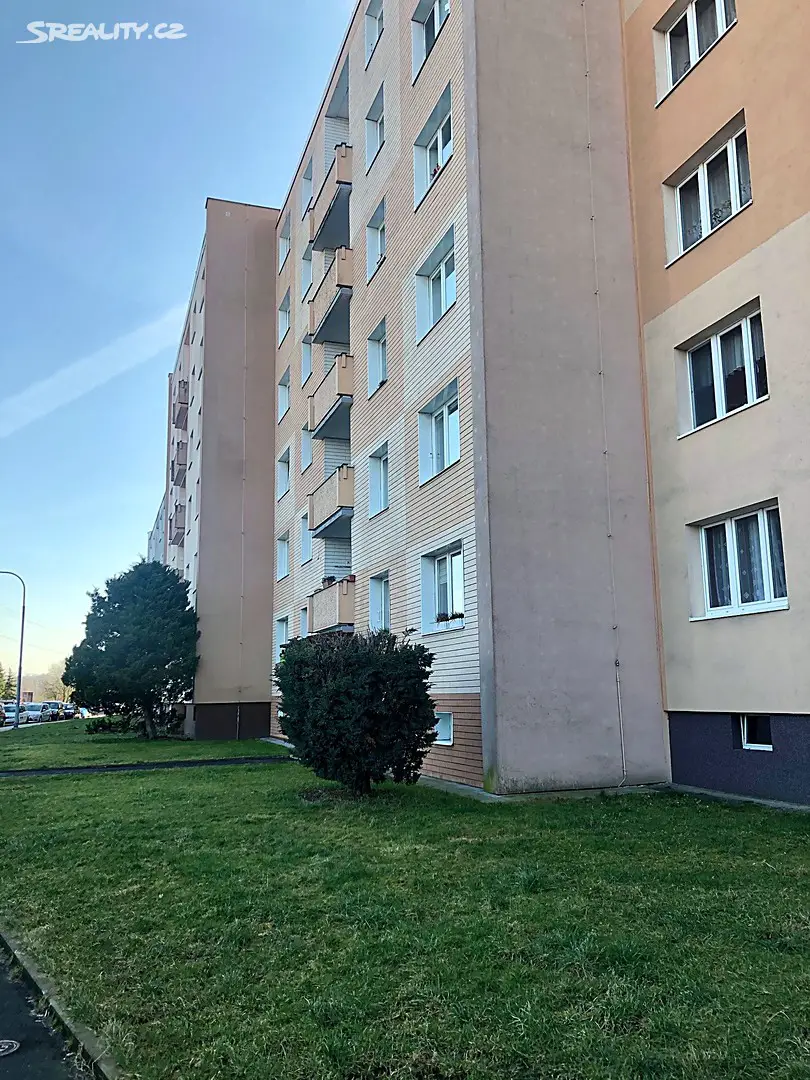 Prodej bytu 3+1 80 m², Úvalská, Karlovy Vary - Drahovice