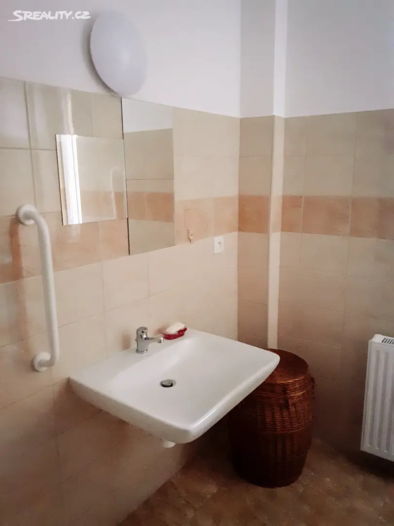 Pronájem bytu 1+kk 31 m², Generála Svobody, Ryžoviště