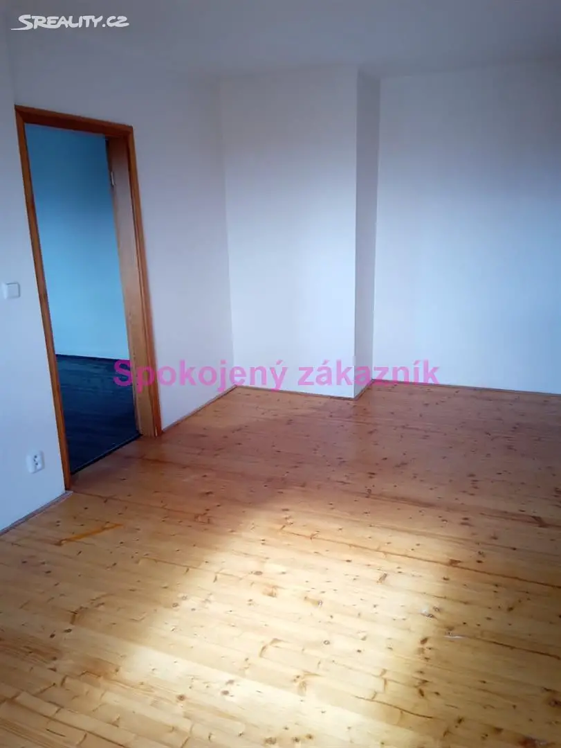 Pronájem bytu 2+1 59 m² (Podkrovní), Děčínská, Česká Lípa