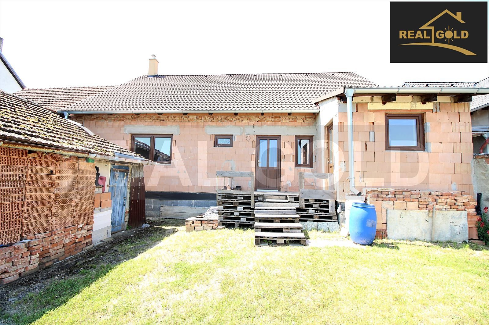 Prodej  rodinného domu 214 m², pozemek 418 m², Horní Dubňany, okres Znojmo