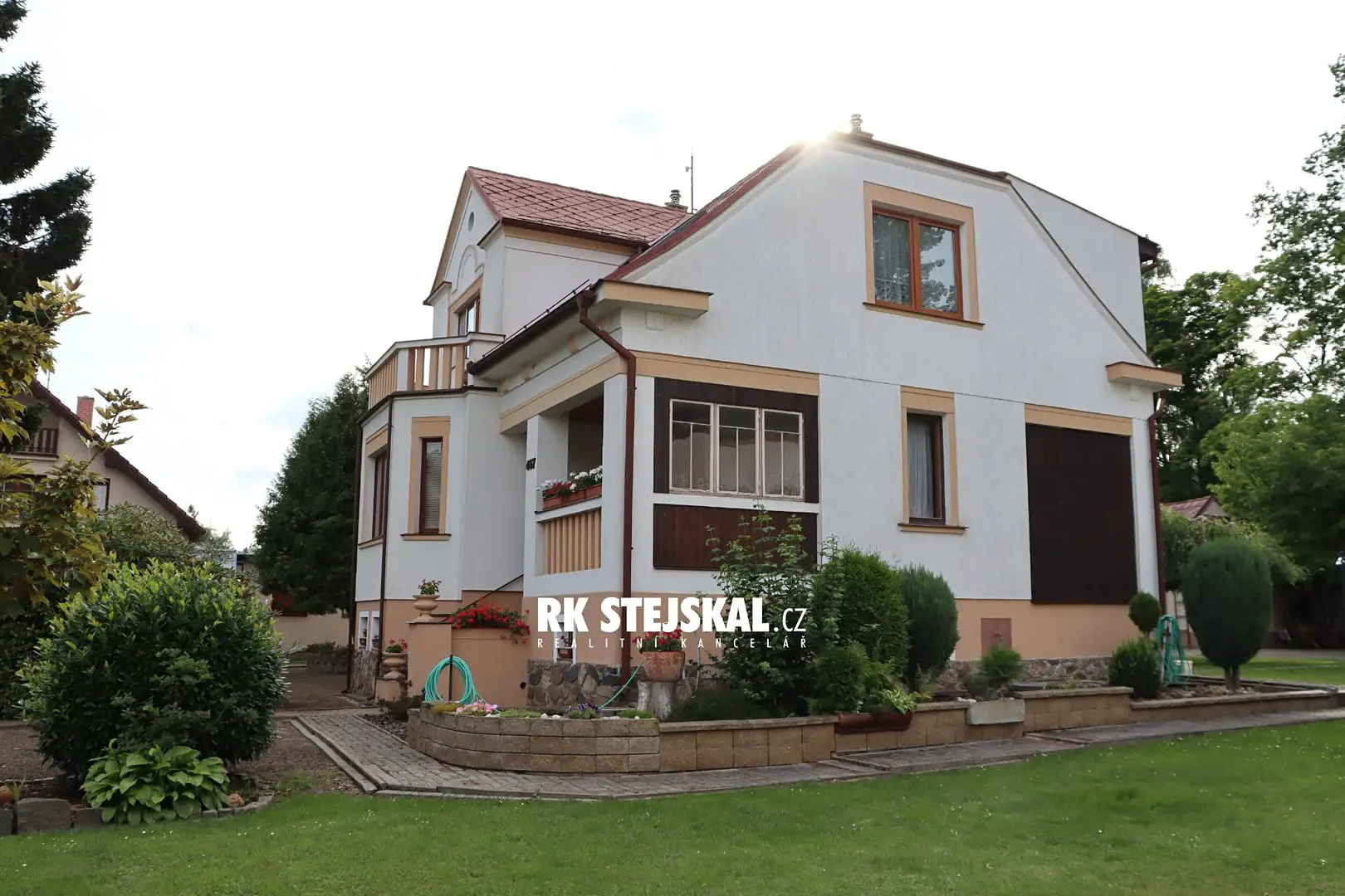 Prodej  vily 313 m², pozemek 1 590 m², třída 5. května, Lišov