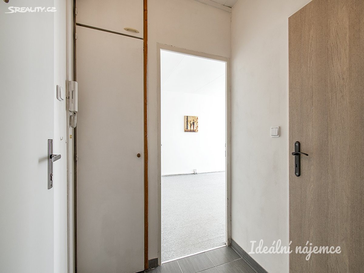 Pronájem bytu 1+kk 34 m², Baškirská, Praha 10 - Vršovice