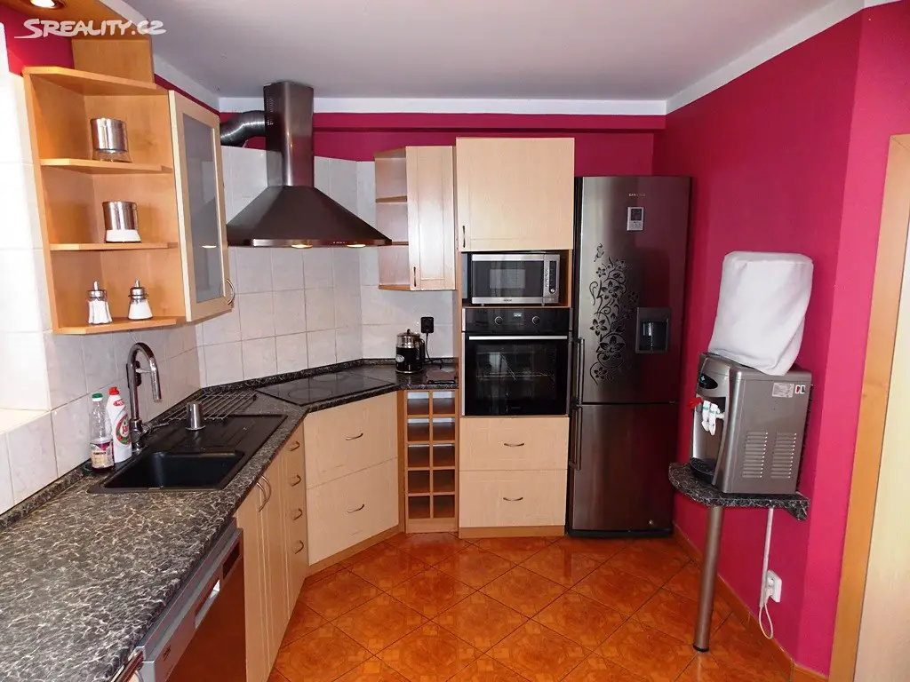 Prodej  rodinného domu 217 m², pozemek 1 148 m², Báštěcká, Klíčany