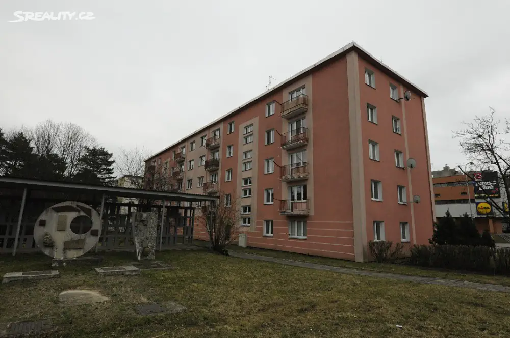 Pronájem bytu 2+1 54 m², tř. Svornosti, Olomouc