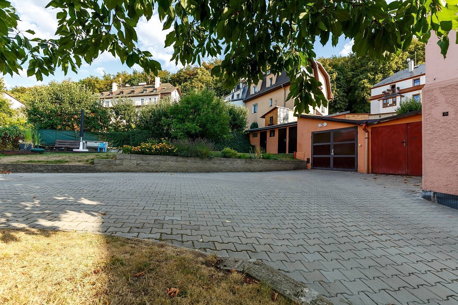 Prodej  rodinného domu 340 m², pozemek 564 m², Chelčického, Karlovy Vary