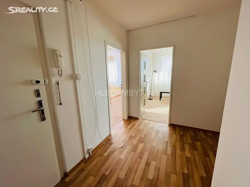 Pronájem bytu 2+1 55 m², Pod Lipami, Praha 3 - Žižkov