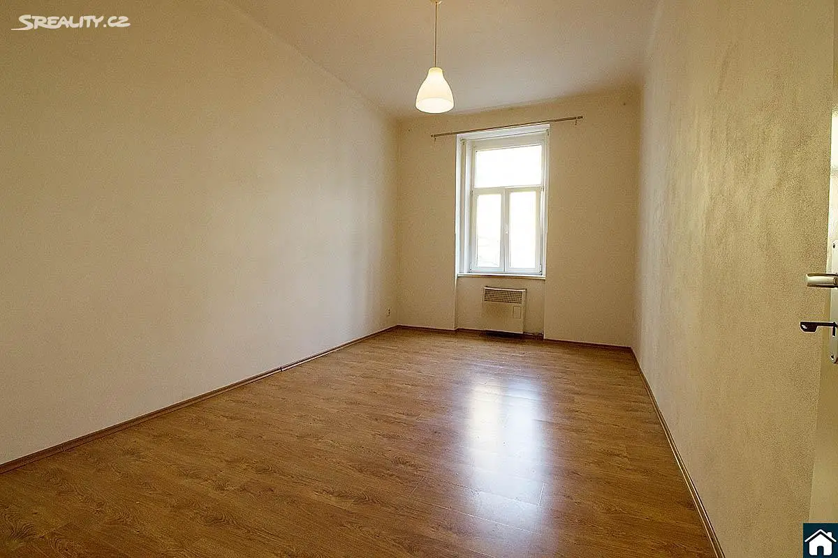 Pronájem bytu 1+1 39 m², Mojmírova, Praha 4 - Nusle