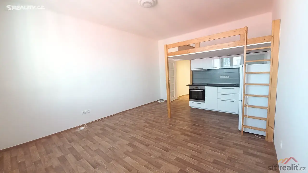 Prodej bytu 1+kk 32 m², V Horkách, Praha 4 - Nusle
