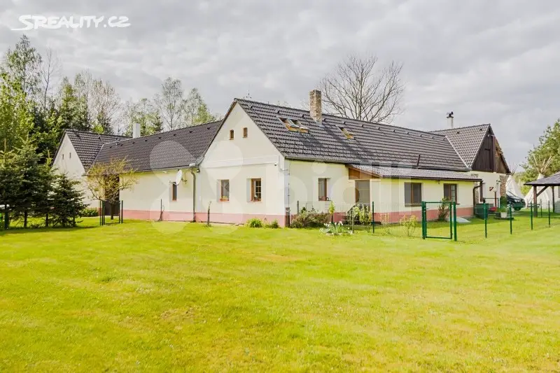 Prodej  rodinného domu 860 m², pozemek 49 216 m², Dvory nad Lužnicí, okres Jindřichův Hradec