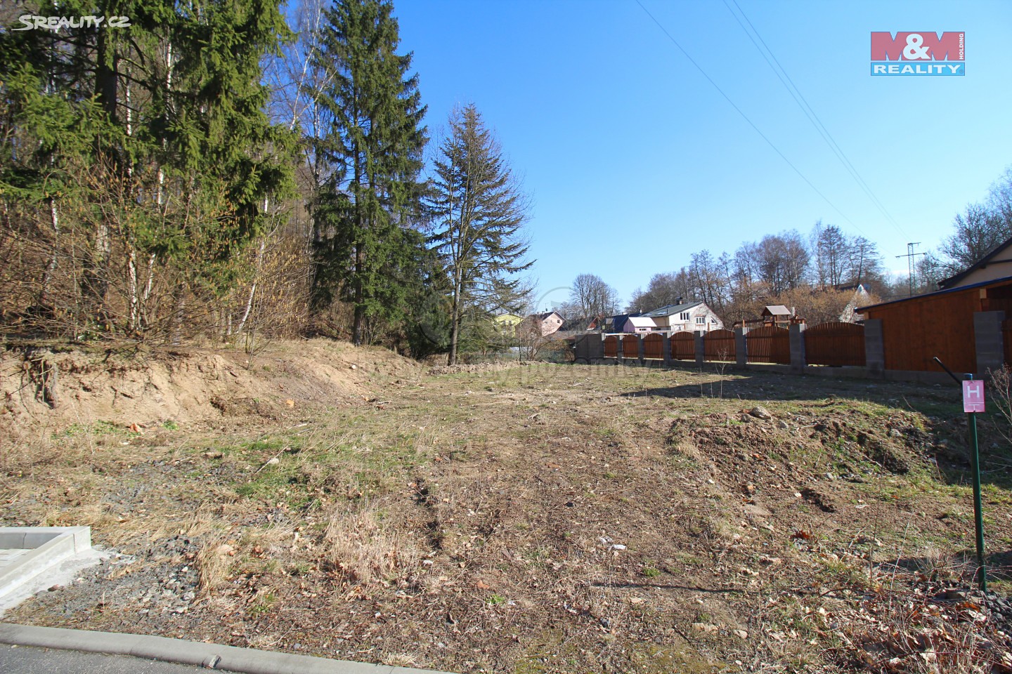 Prodej  stavebního pozemku 830 m², Pod Svahem, Karlovy Vary - Stará Role