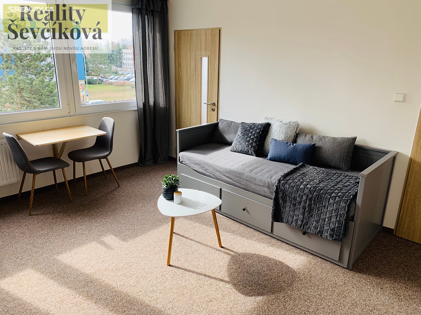 Pronájem bytu 1+kk 28 m², Polní, Hradec Králové - Slezské Předměstí