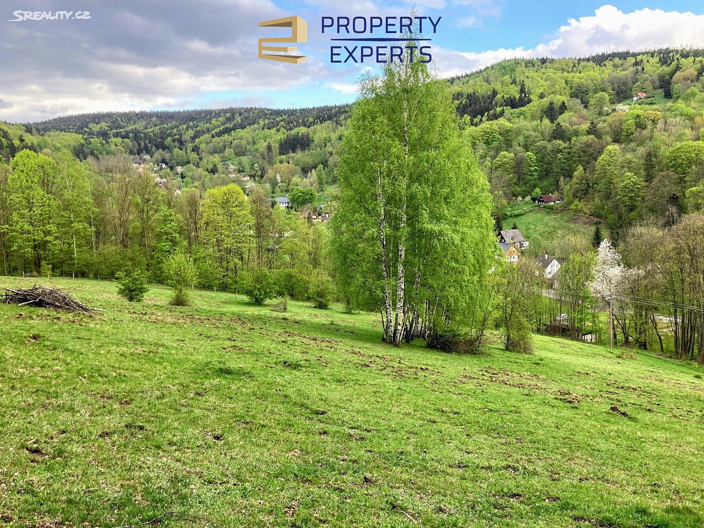 Prodej  stavebního pozemku 18 361 m², Mníšek - Fojtka, okres Liberec