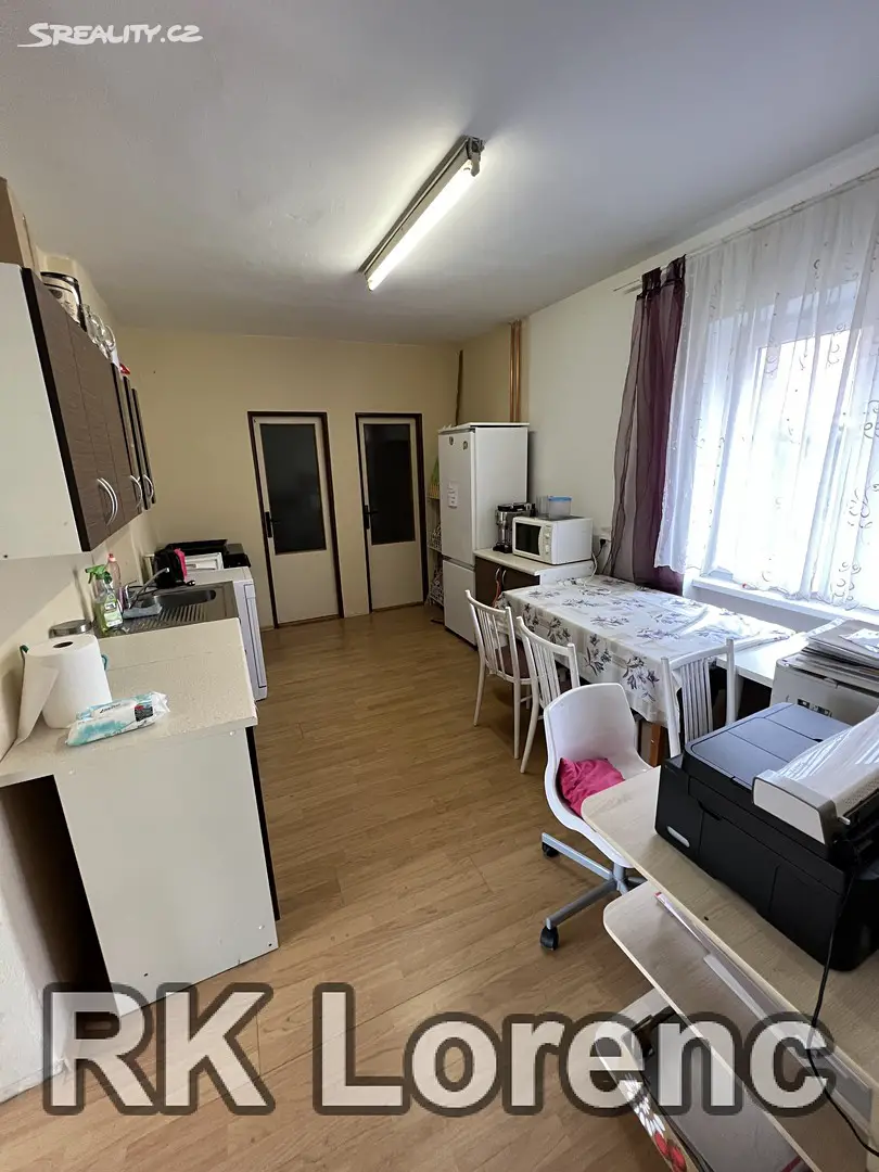 Prodej  rodinného domu 230 m², pozemek 570 m², Lovčice, okres Hodonín