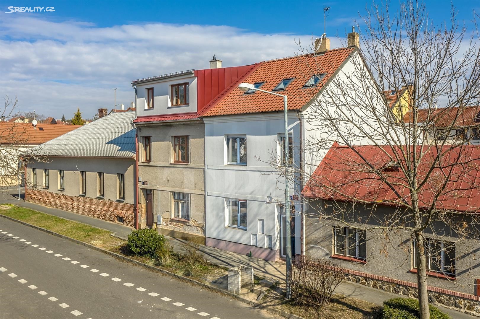 Prodej  vícegeneračního domu 200 m², pozemek 188 m², Na pecích, Praha 8 - Kobylisy