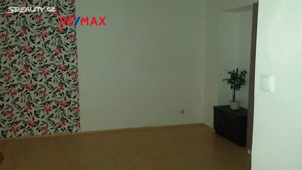 Prodej  vícegeneračního domu 330 m², pozemek 120 m², Šlapanice, okres Brno-venkov