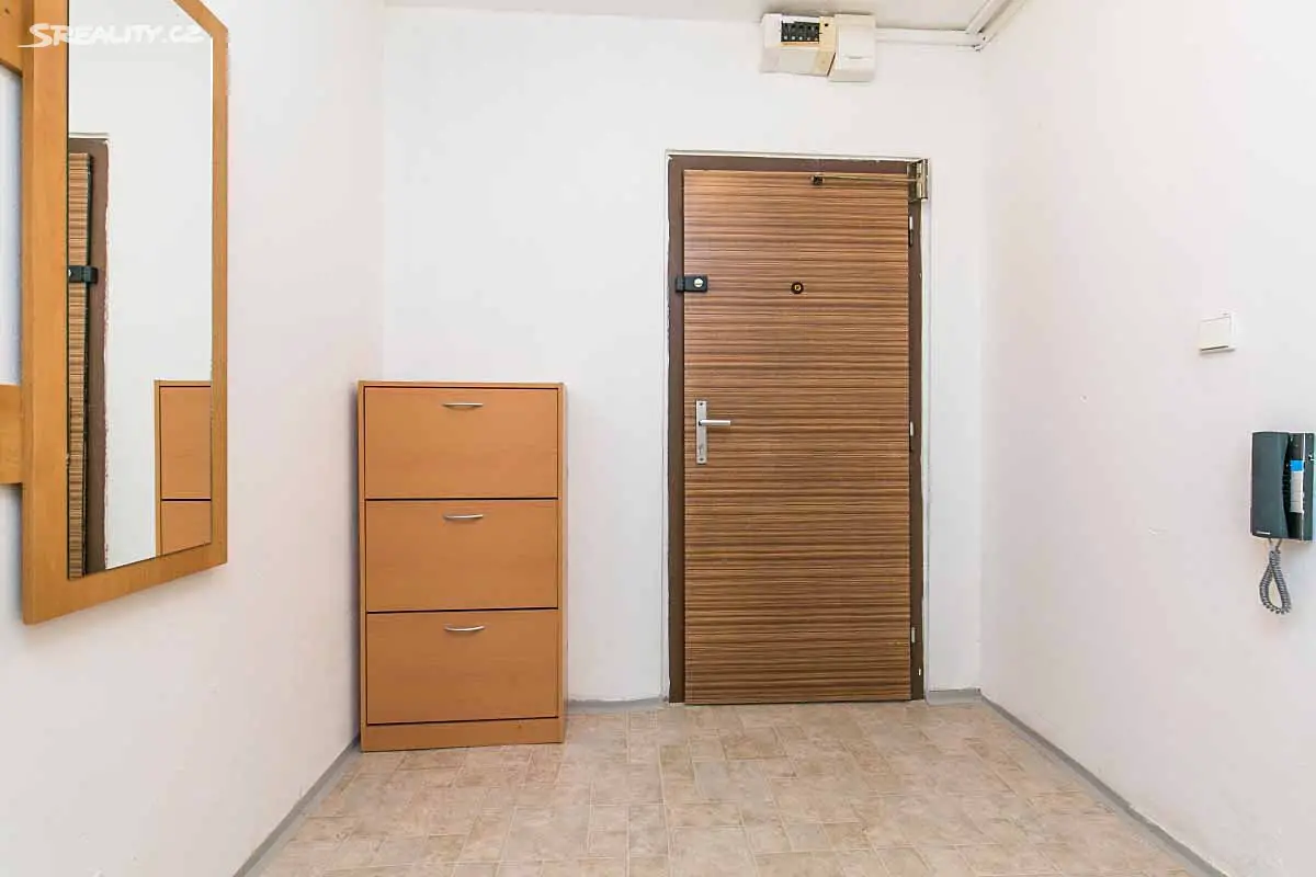 Pronájem bytu 1+kk 44 m², Bratří Venclíků, Praha 9 - Černý Most