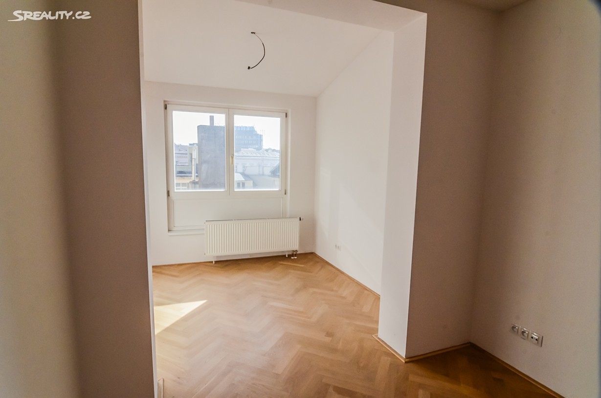Pronájem bytu 4+kk 220 m² (Mezonet), Lípová, Praha 2 - Nové Město