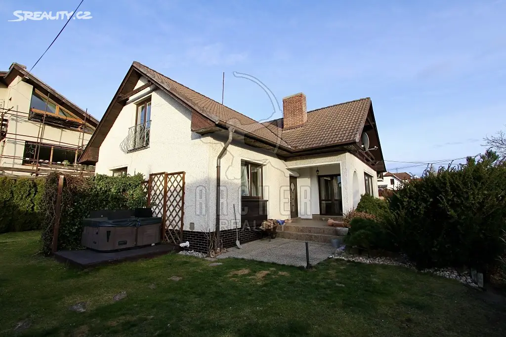 Prodej  rodinného domu 310 m², pozemek 718 m², Hostomice, okres Beroun