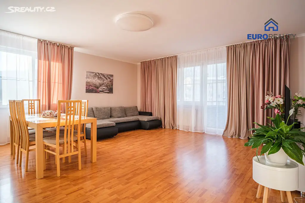 Prodej bytu 3+kk 128 m², Waldertova, Karlovy Vary - Drahovice