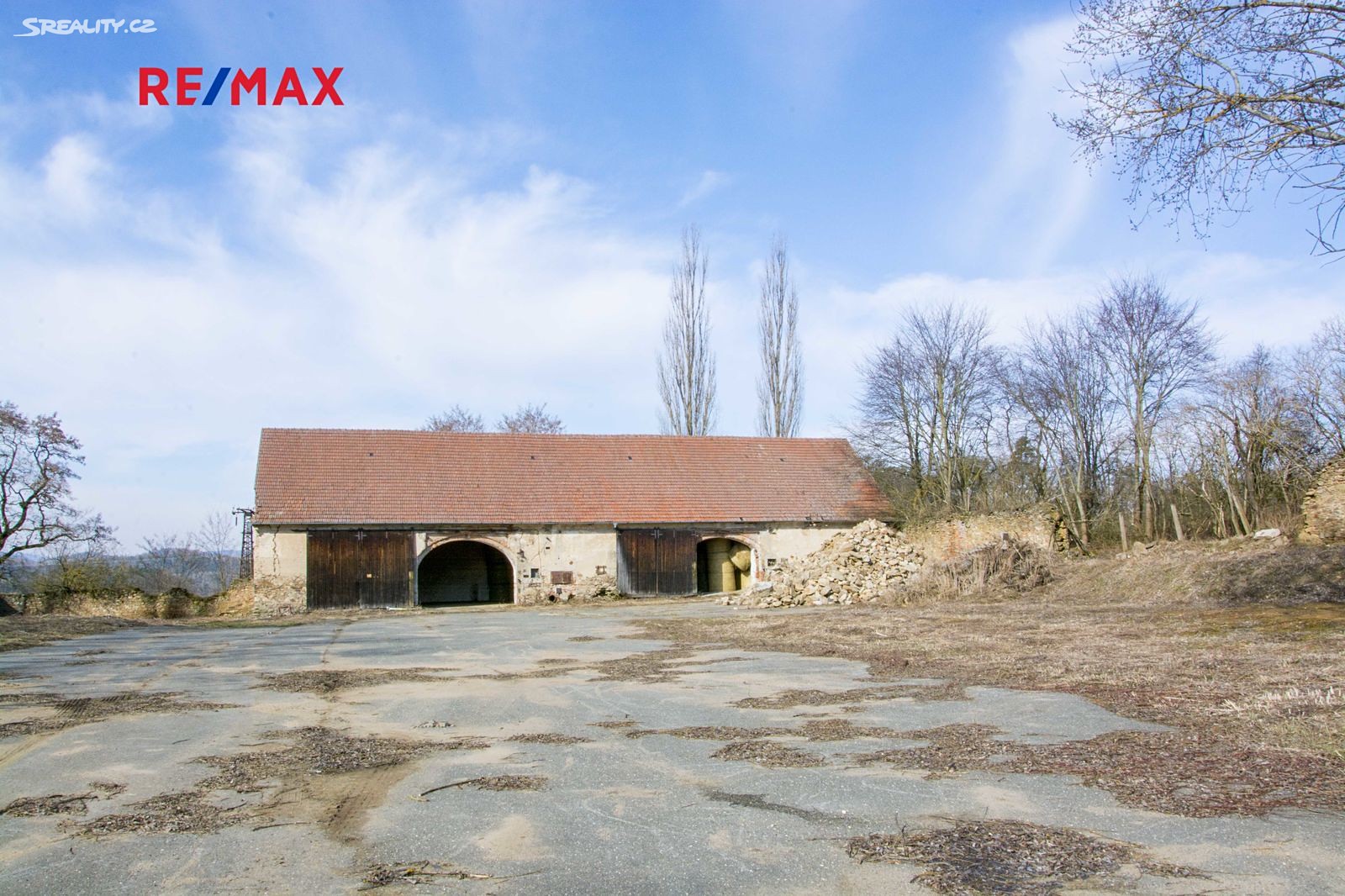 Prodej  pole 329 201 m², Louňovice pod Blaníkem, okres Benešov