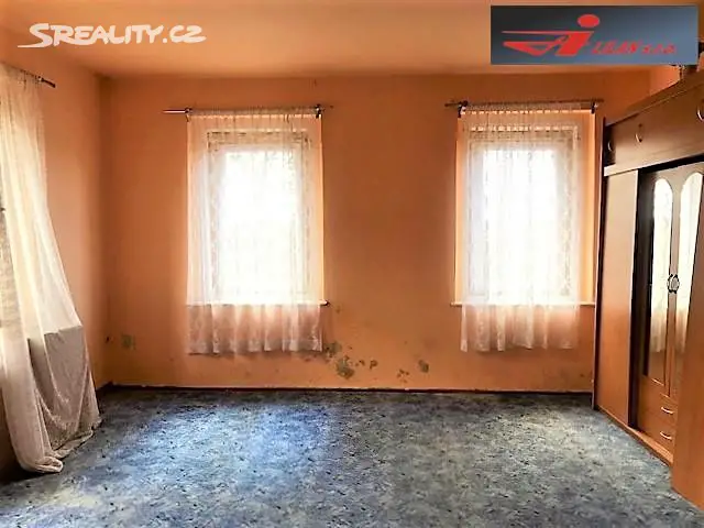 Prodej  rodinného domu 900 m², pozemek 2 109 m², Chlumec - Český Újezd, okres Ústí nad Labem