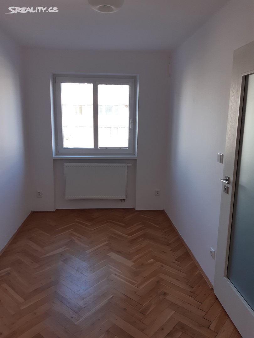 Pronájem bytu 3+1 68 m², Dvořákova, Poděbrady - Poděbrady II