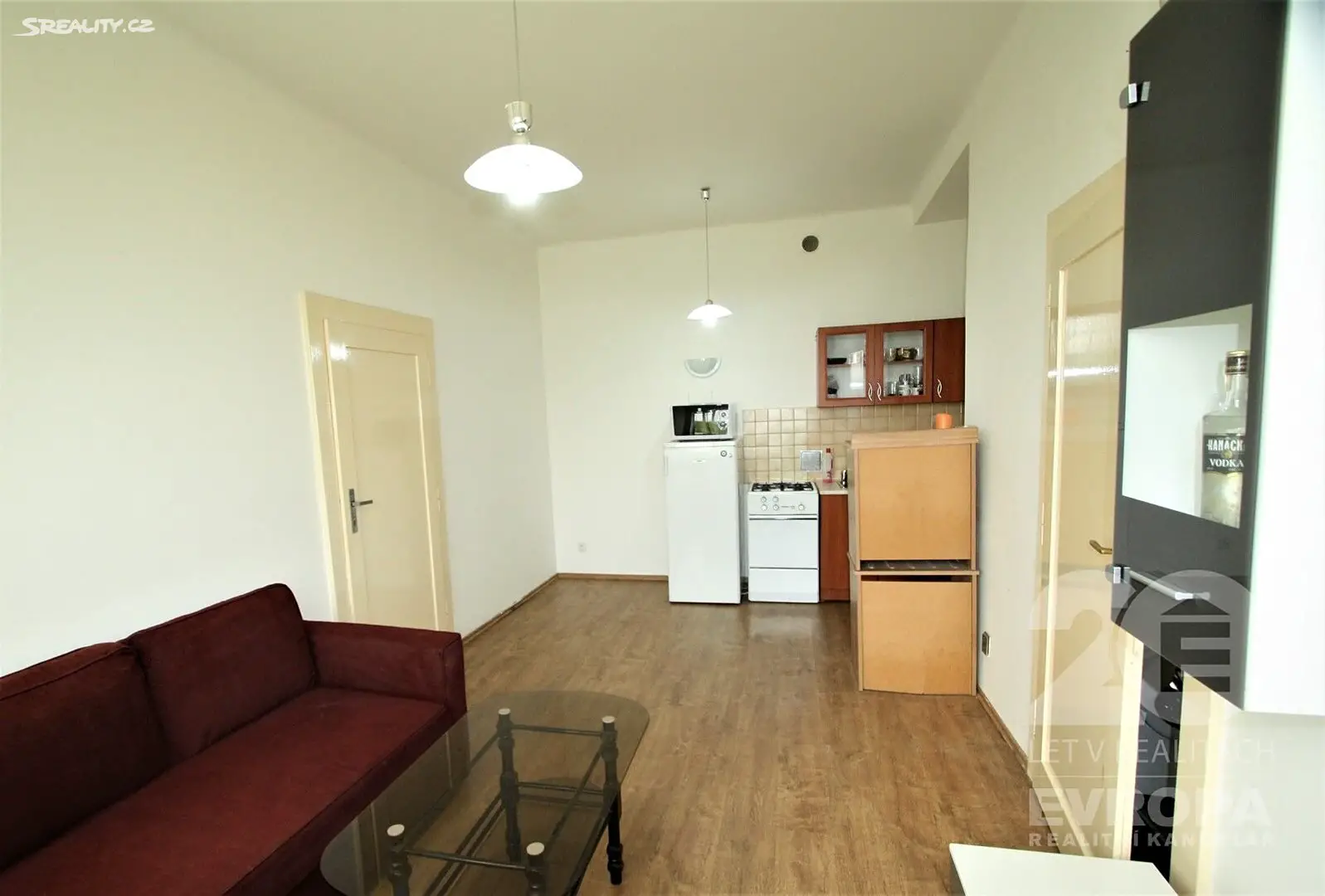 Pronájem bytu 2+kk 48 m², Spojovací, Praha 3 - Žižkov