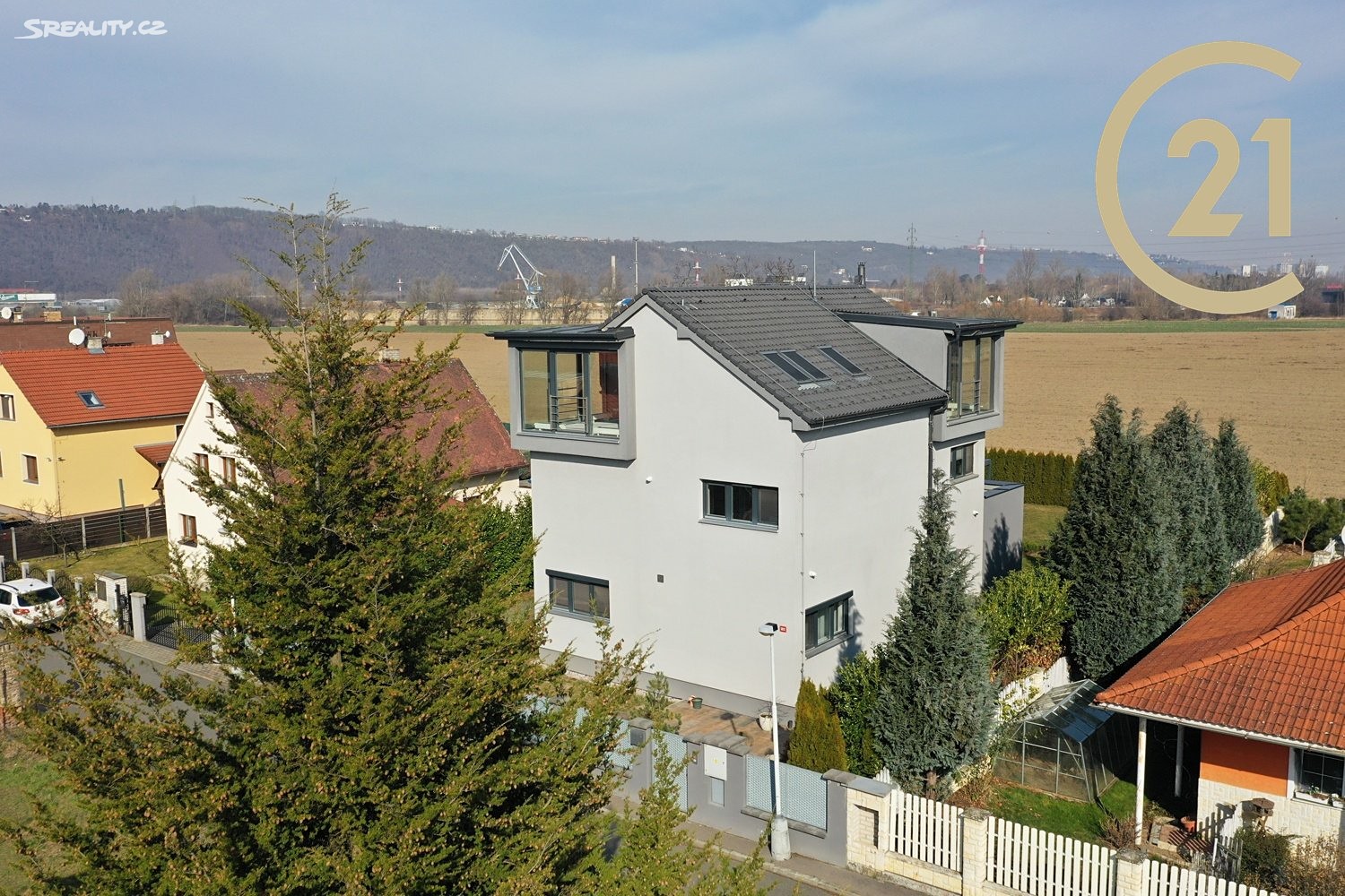 Prodej  rodinného domu 295 m², pozemek 858 m², K novým domkům, Praha 5 - Lahovice