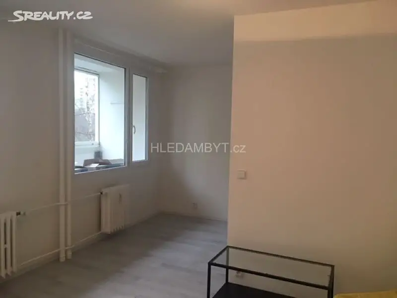 Pronájem bytu 1+1 40 m², Štúrova, Praha 4