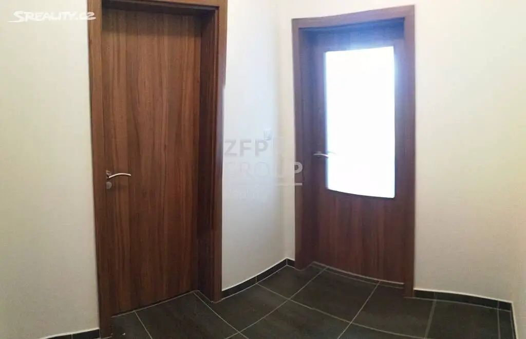 Pronájem bytu 1+kk 28 m², Listnatá, Brno - Žebětín